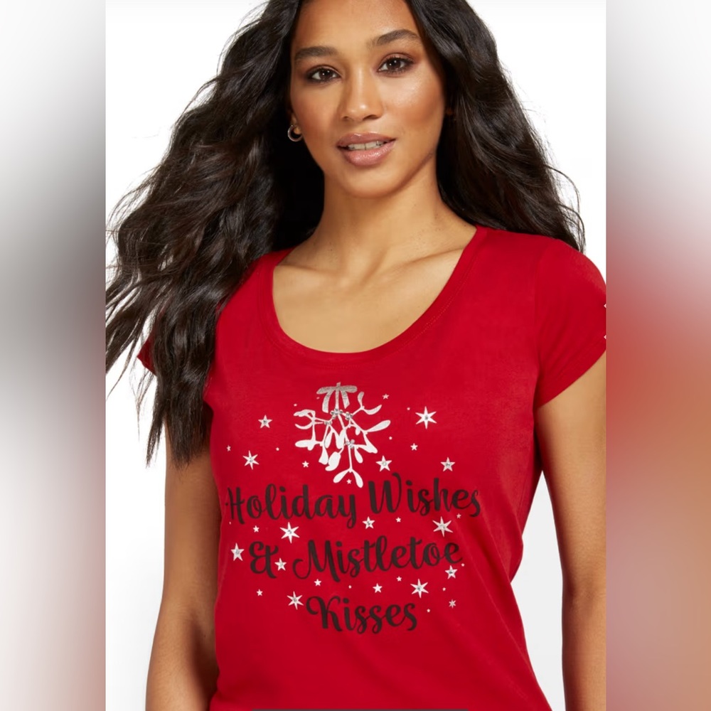 EUC New York & Co. Bling T-Shirt in red 'Holiday Wishes & Mistletoe Kisses.' XL.